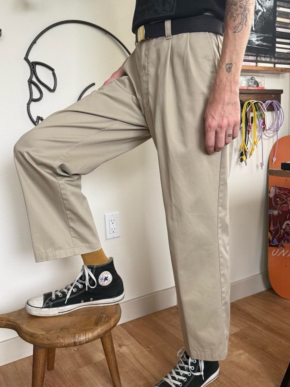Vintage 2000s Khaki High Waisted Pleated Trousers ~ 35 x 30 - Picture 5 of 7